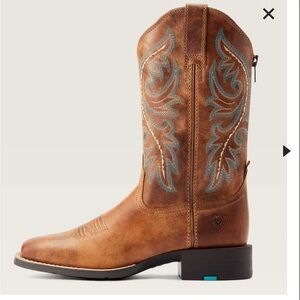 Ariat Round Up Back Zip Western Boot. 6.5B. Desert sand. Excellent Condition.